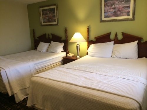 Hospitality Inn Bowmansville Eksteriør bilde
